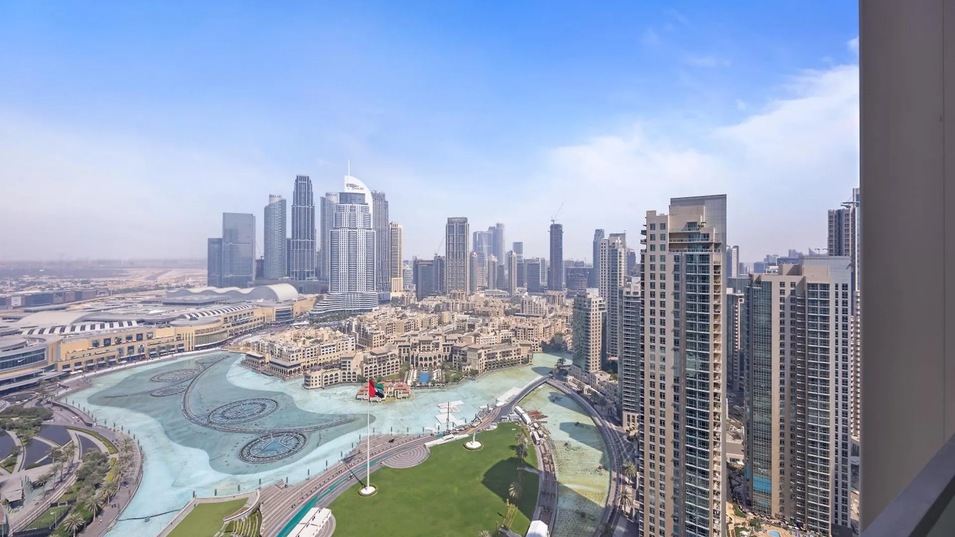 Elite Escapes - 2 Bhk Luxurious - Grande Signature Dubai 0*,  United Arab Emirates