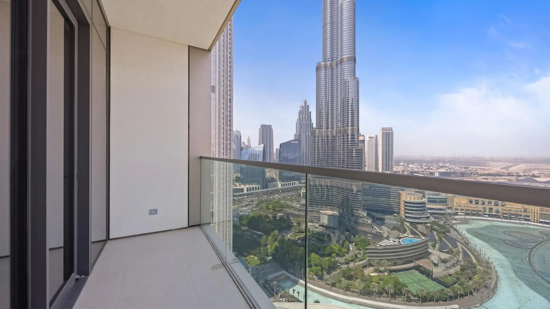 Elite Escapes - 2 Bhk Luxurious - Grande Signature Dubai Apartment