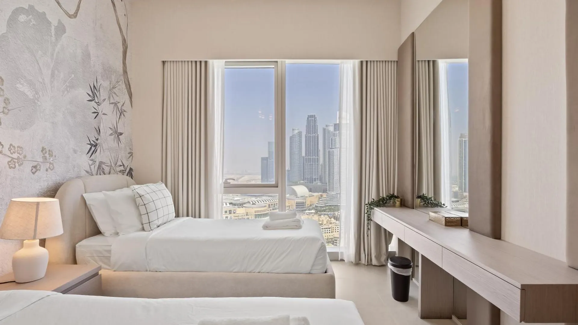 Apartment Elite Escapes - 2 Bhk Luxurious - Grande Signature Dubai
