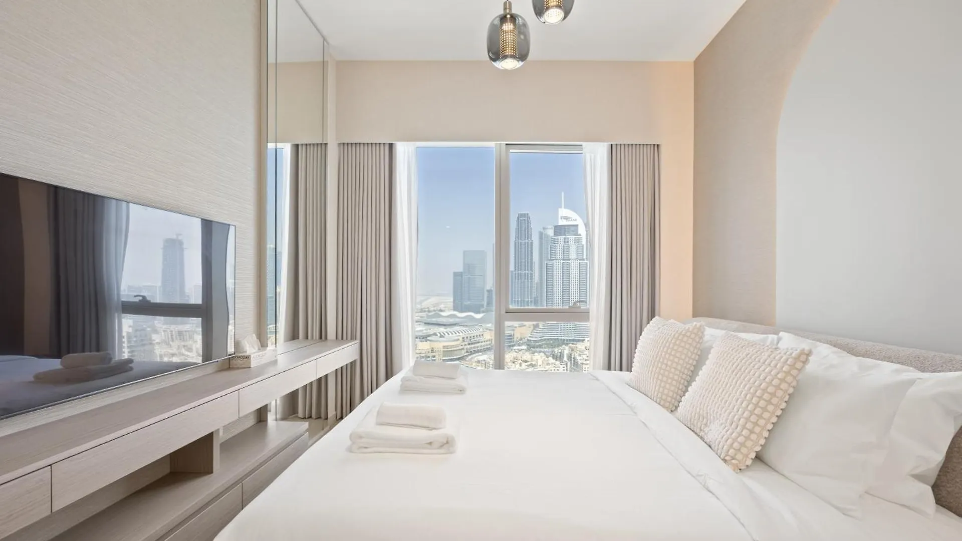 Apartment Elite Escapes - 2 Bhk Luxurious - Grande Signature Dubai United Arab Emirates