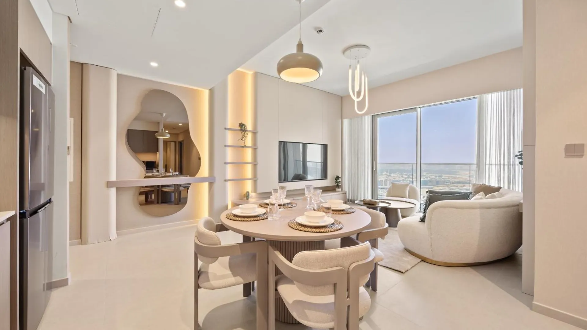 Elite Escapes - 2 Bhk Luxurious - Grande Signature Dubai Apartment